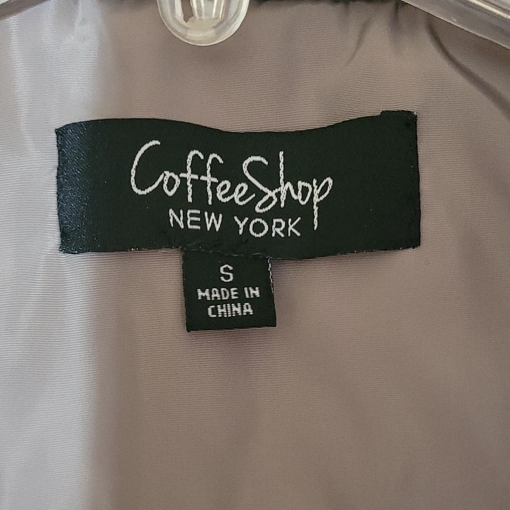 CoffeeShop New York Puffer Vest size small - Picture 4 of 6